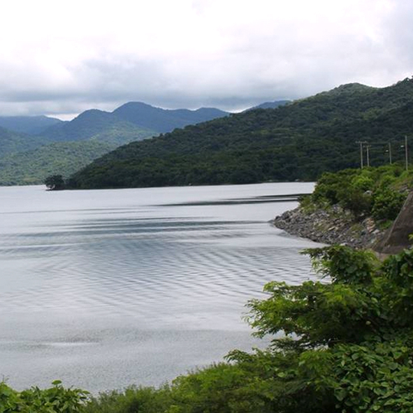 Presa Cajón de Peña